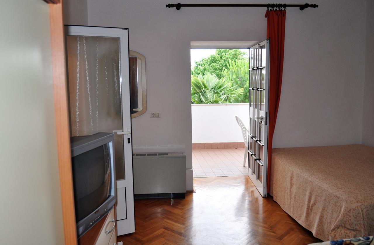 Tri Srca Apartments & Rooms Funtana Zewnętrze zdjęcie